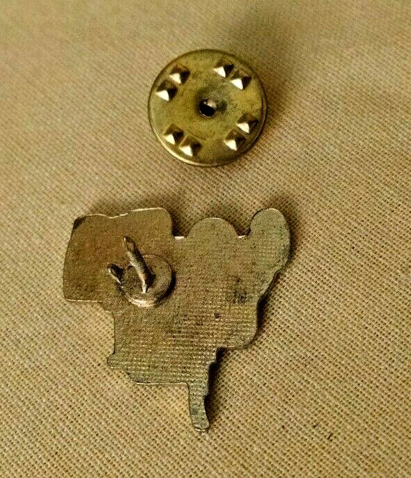 TRACTOR PIN NOS BLUE GOLD BLACK METAL BACK 1 X 13/16 LAPEL HAT DUAL WHEEL CAB.