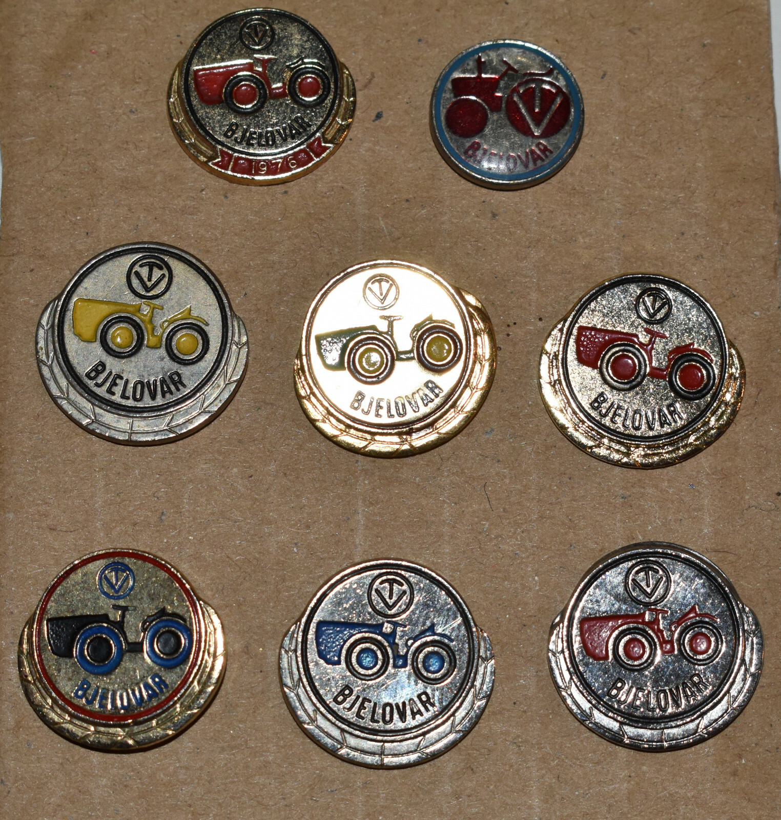 Tomo Vinkovic Yugoslavia Tractor Traktor vintage enamel pin badge Anstecknadel