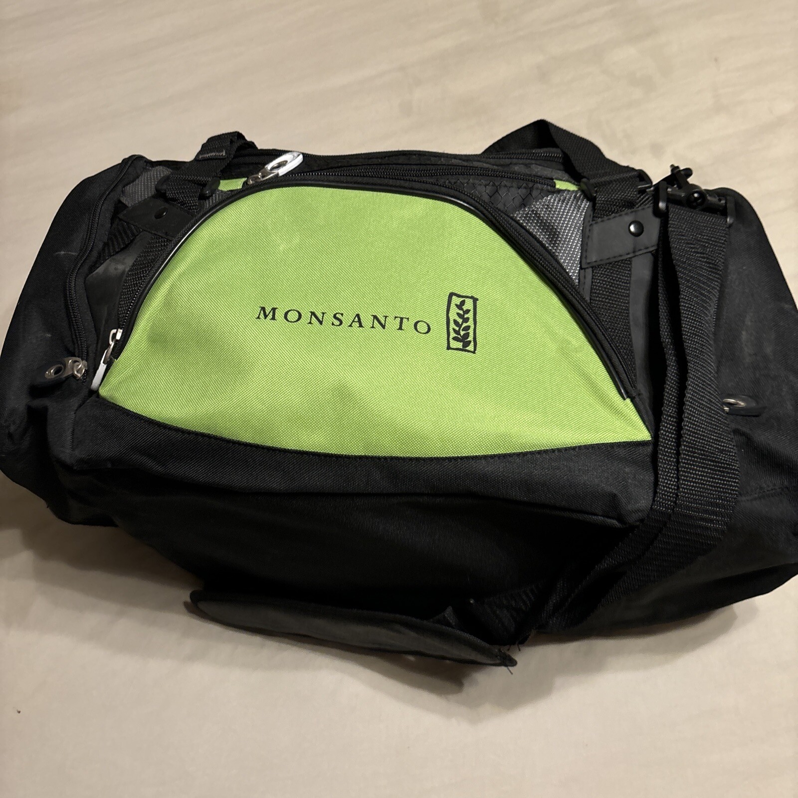 Vintage Defunct NEW Monsanto St Louis MO Duffle/Gym Bag Bayer Free Shipping