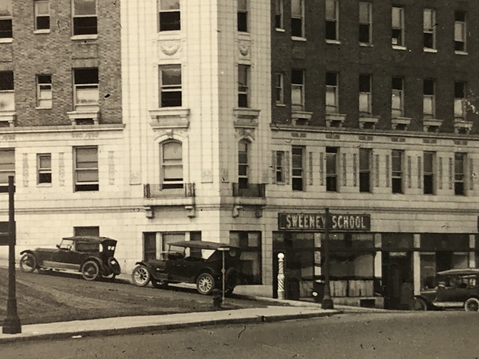 Rare – SWEENY (Automobiles) TRACTOR SCHOOL Real Photo – Kansas City – circa 1920