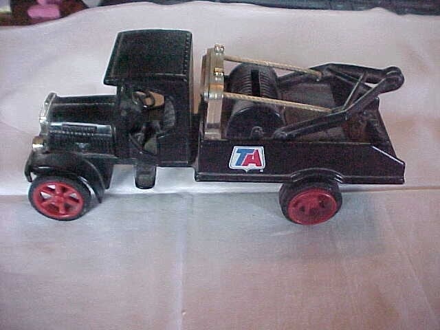 KENWORTH TOW TRUCK COIN BANK, ERTL, TA