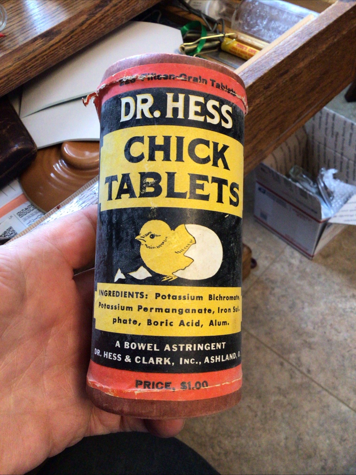 Dr Hess Ashland Ohio, Chick Tablets 1930’s . Cardboard Advertising Container.