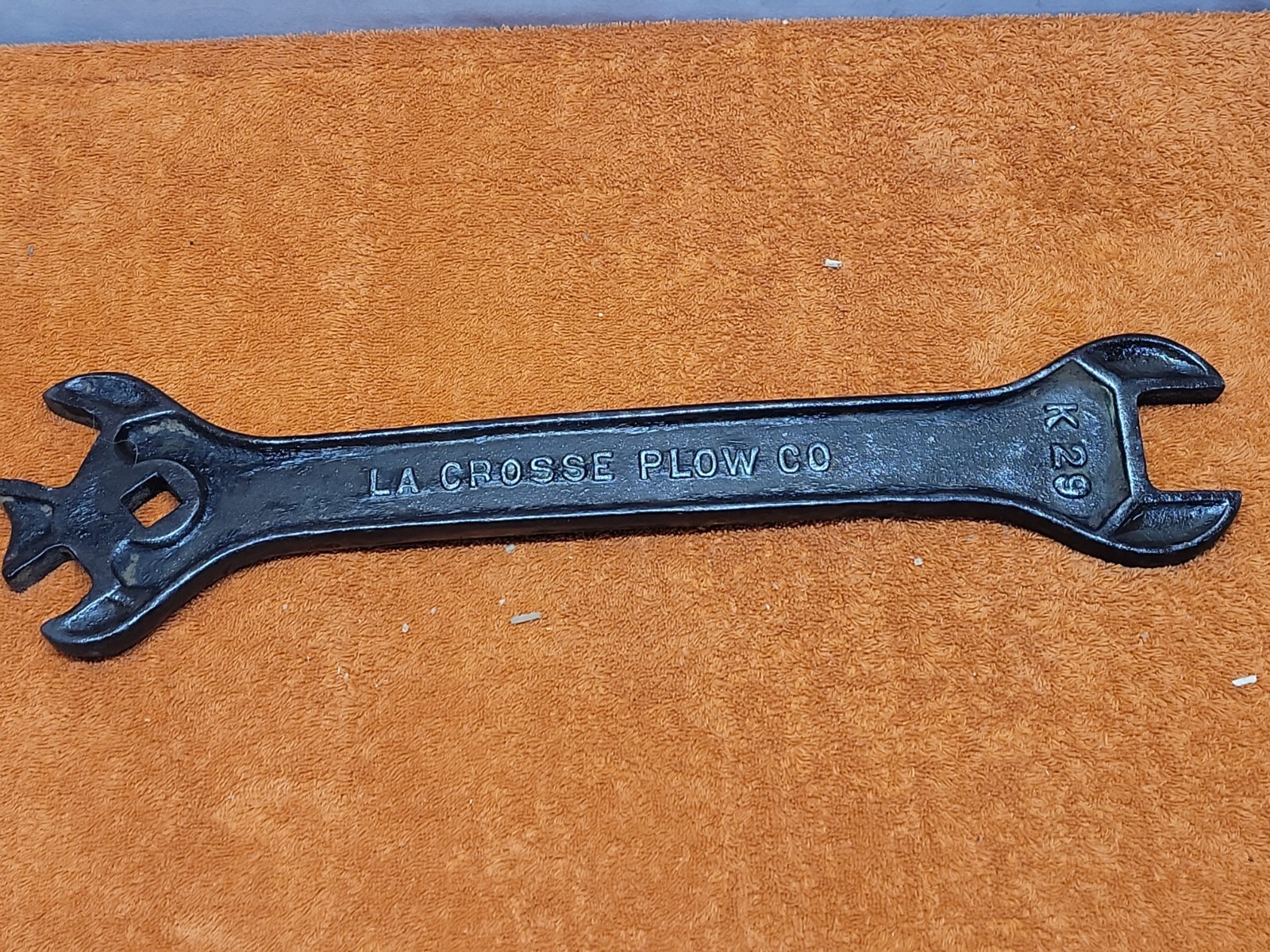 H•Vintage 14&Prime; La Crosse Plow Co. K29 Wrench- Back Side Ruler Marked – Nice