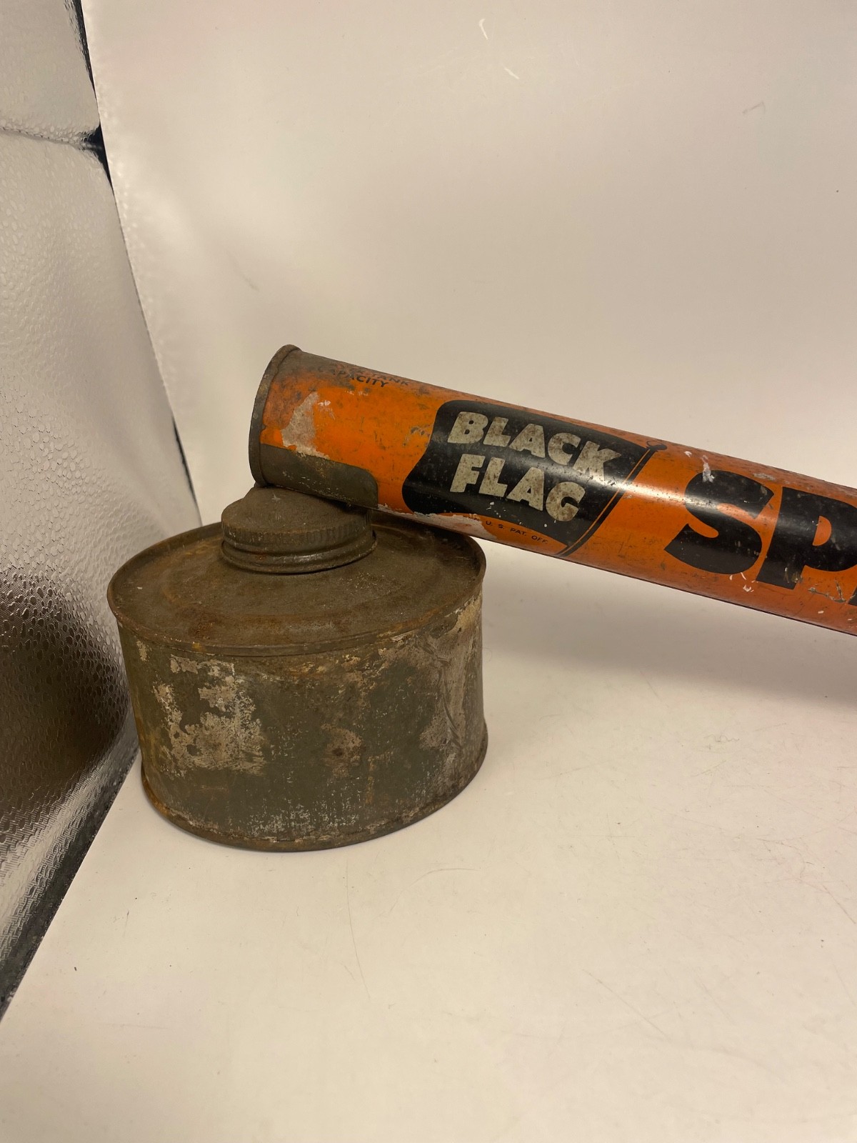 Vintage 1940&rsquo;s Black Flag Tin Bug Pump Sprayer Metal Canister & Wooden Handle
