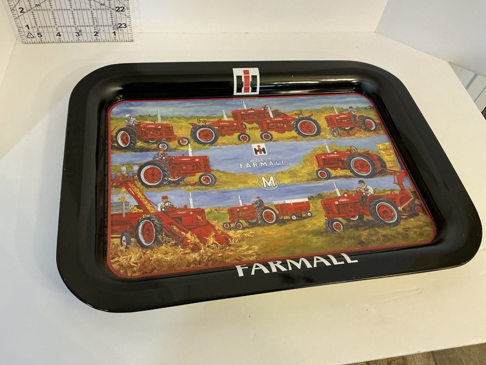 McCORMICK-DEERING FARMALL M TRACTORS SERVICING METAL TRAY « WISH LIST »