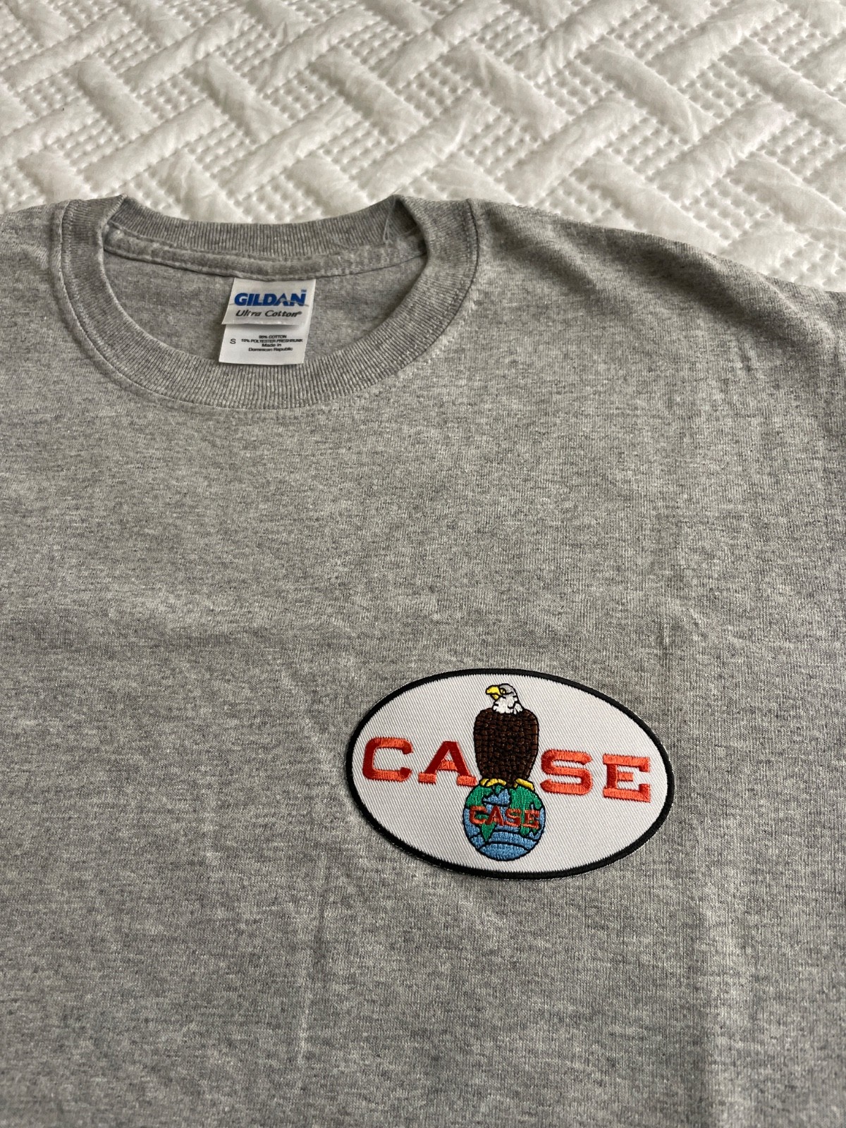 new mens small Case logo tee shirt