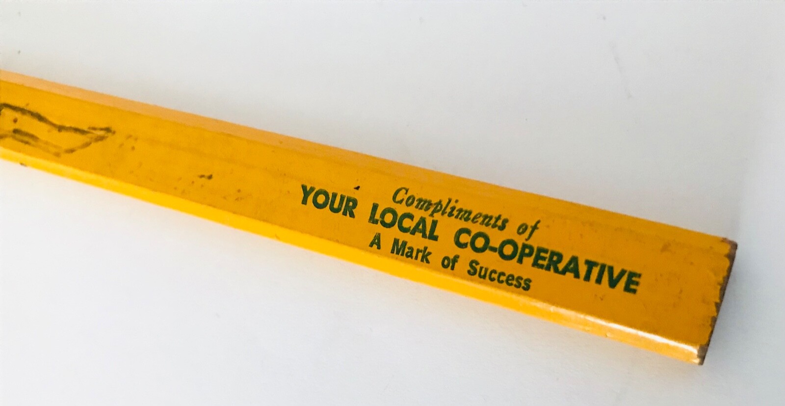 Vtg Compliments of Your Local Co-Operative Carpenter Pencil Yellow Farmer Co-Op