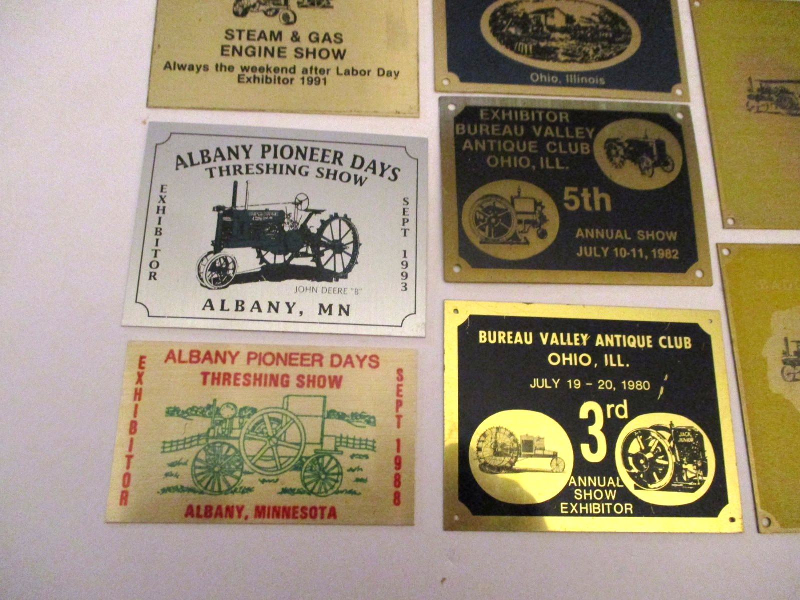 14 VINTAGE 1980-95 THRESHING STEAM GAS SHOW DASH PLAQUES MINNESOTA WIS. & ILL.