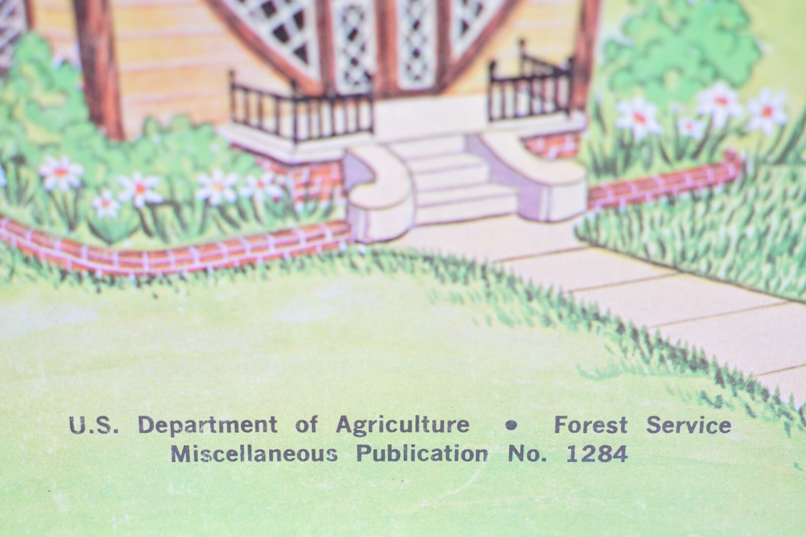 1974 Finding and Keeping A Healthy House U.S. Department of Agriculture Brochure