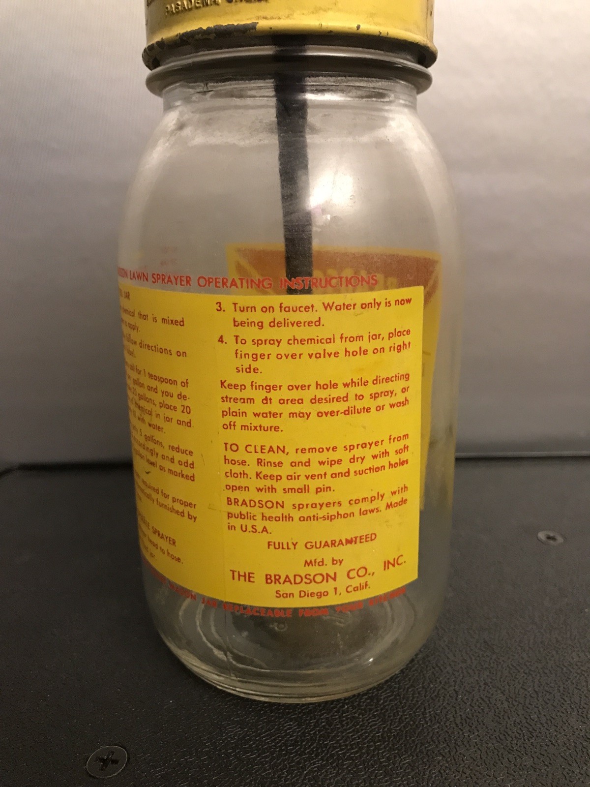 Vintage Bradson Gro-Gun Glass Lawn Sprayer Bottle W/HAYES 6 GAL. Spray Gun Top