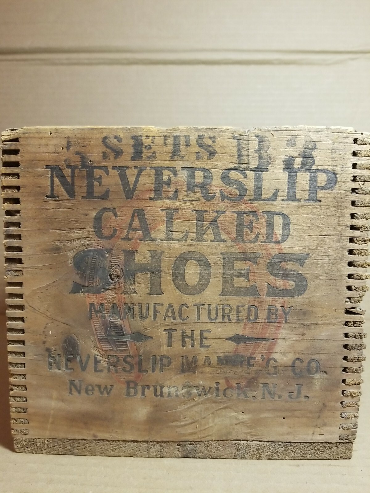 Neverslip Manufacturing Co New Brunswick New Jersey Calked Horse Shoes Box Crate