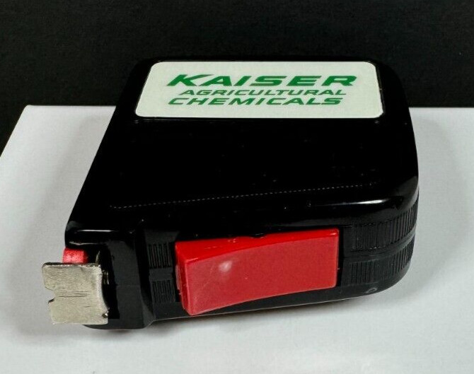 Vintage Kaiser Agricultural Chemicals Lufkin 10&prime; Clip-On Tape Measure