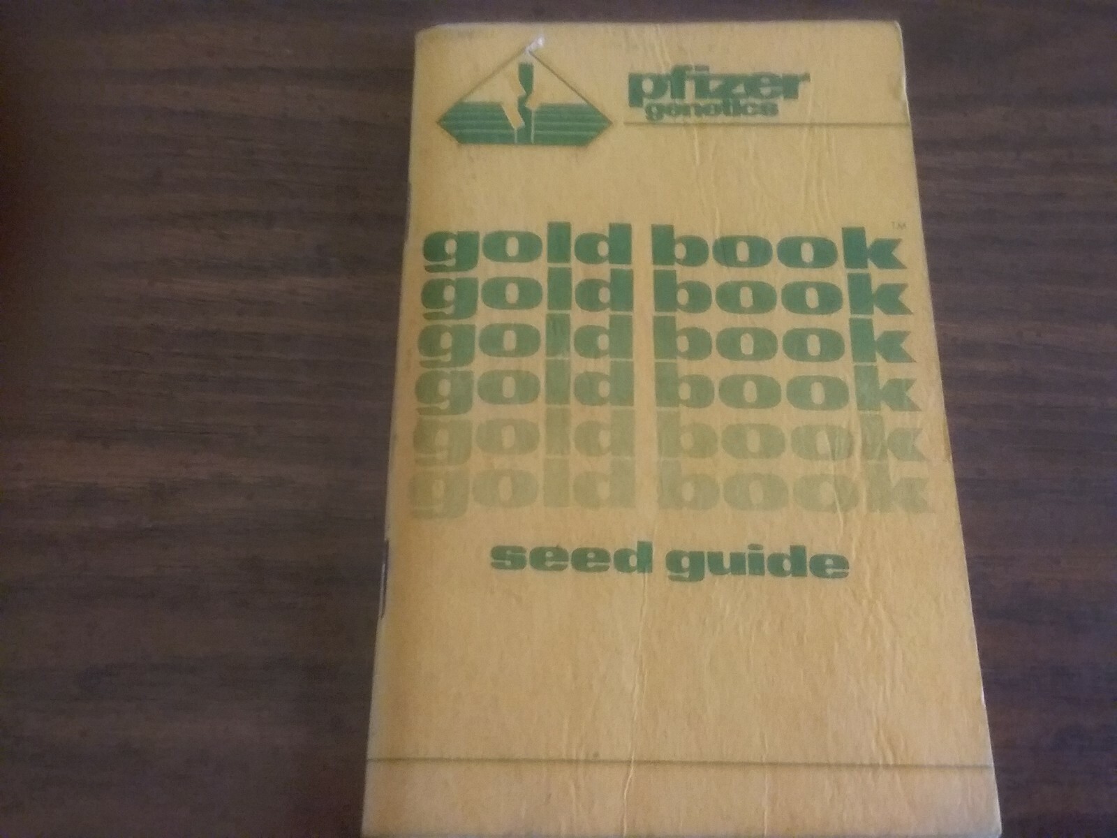 Vintage 1980 Pfizer Genetics Gold Book Seed Guide Note Book Pocket Ledger UNUSED