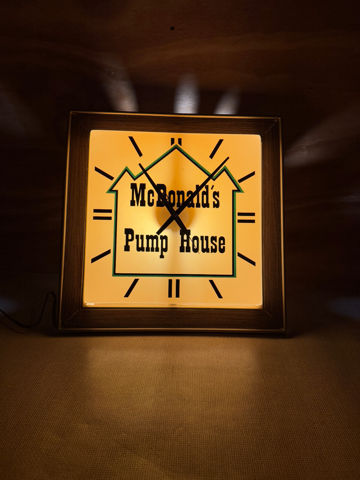 Vtg Plastic Wall Hanging Clock McDonald&rsquo;s Pump House Lights Up WORKING