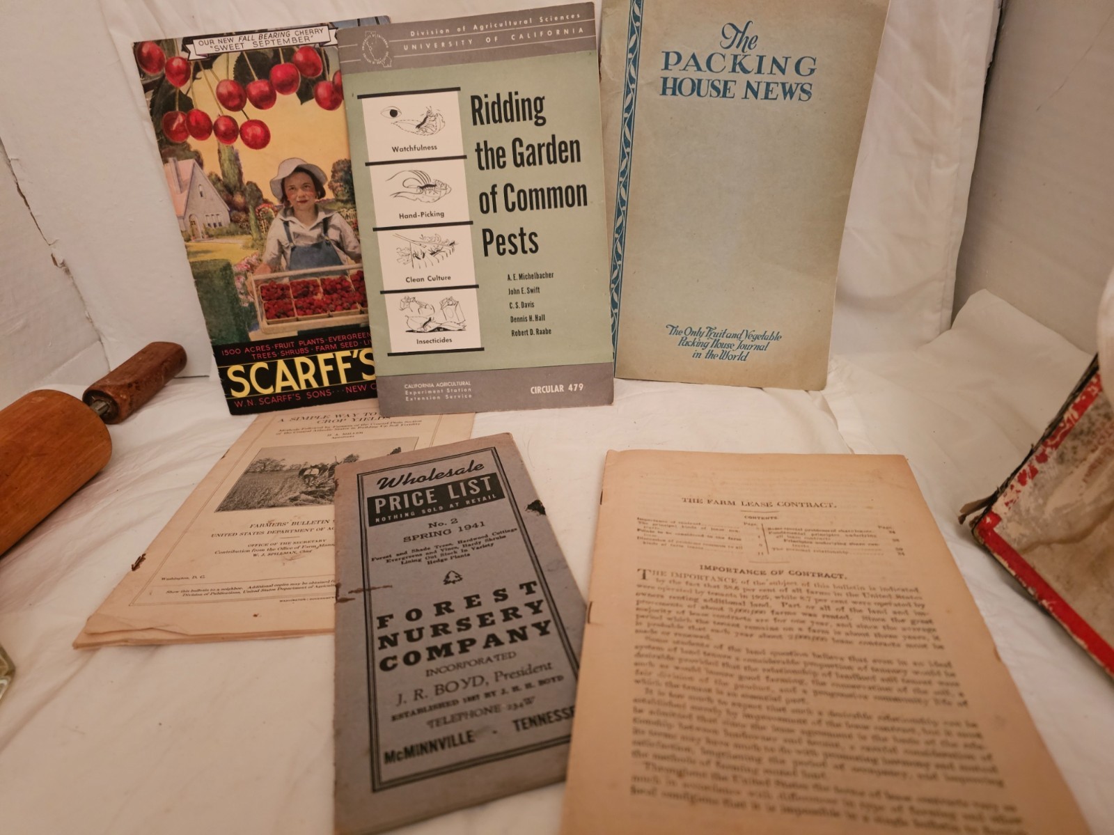 Vintage Farm Related Catalogues and Pubs Lot of 5 Booklets