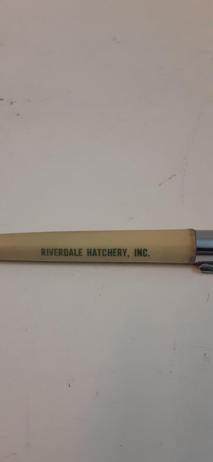 Vintage Riverdale hatchery w/ chick & egg floating advertising pen AG Virginia