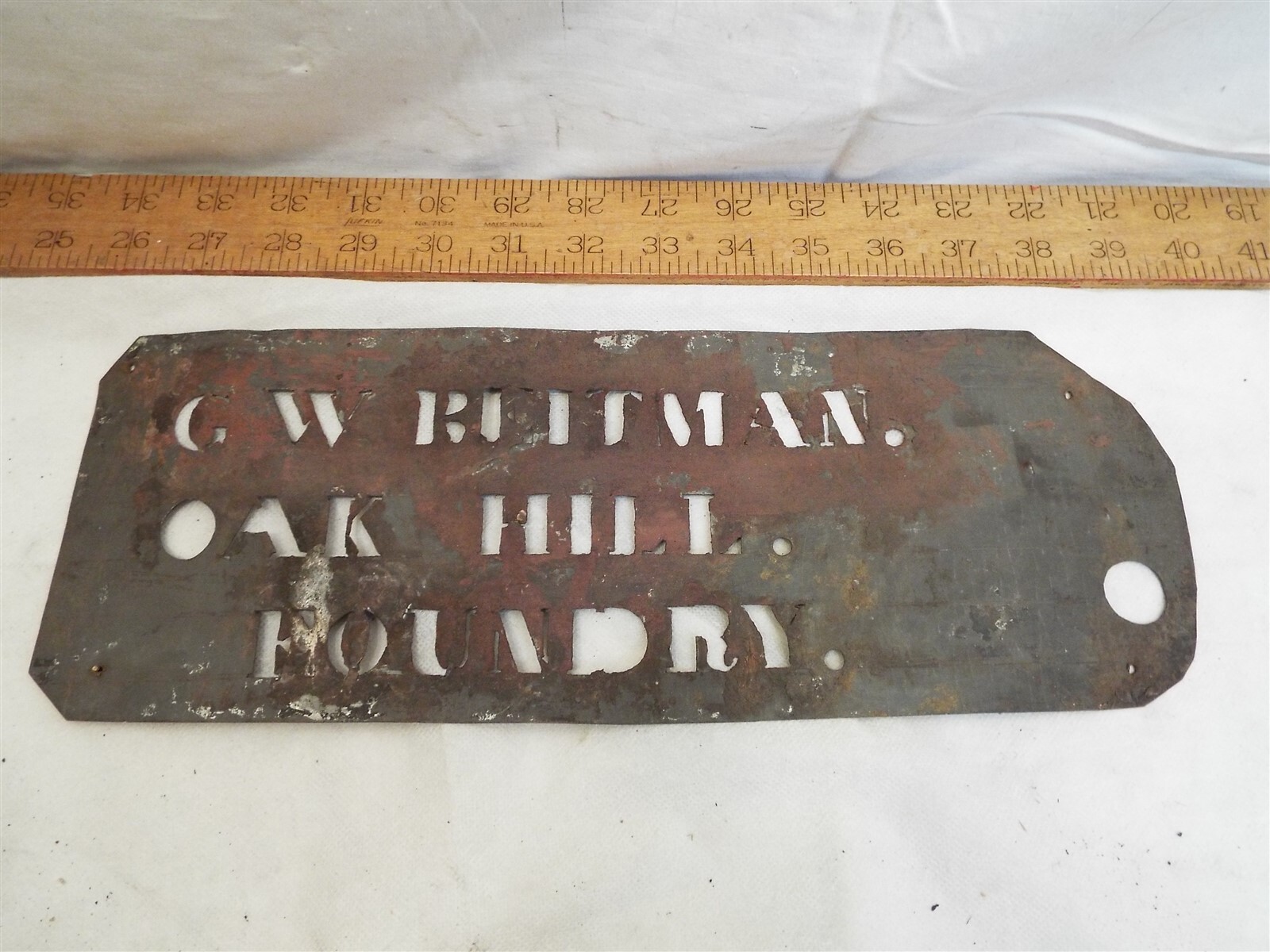 Antique Foundry G.W. Beitman Oak Hill Brass Crate Stencil Sign Advertising