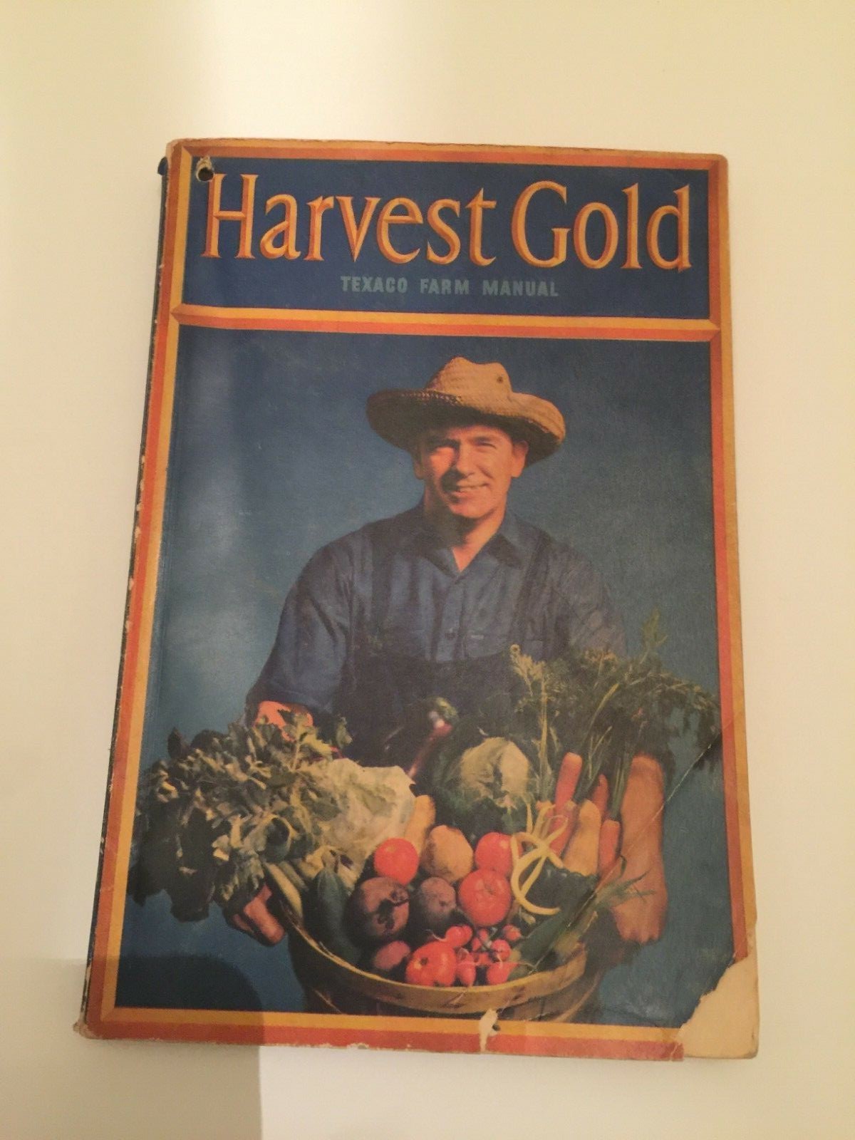 1943 Texaco Oil Harvest Gold Texaco Farm Manual