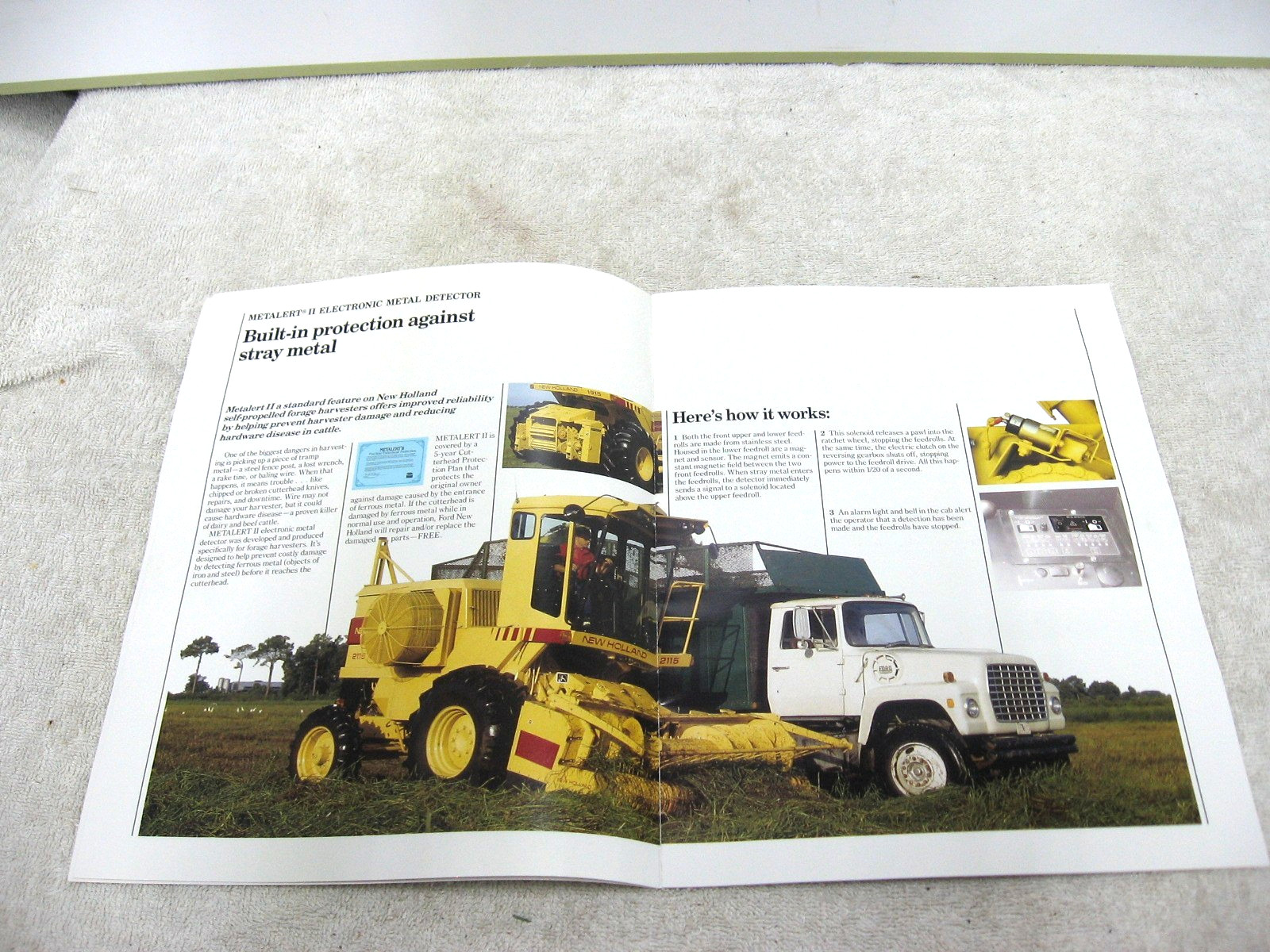 VINTAGE 1989 NEW HOLLAND SELF PROPELLED HARVESTER BROCHURE 1915 2115