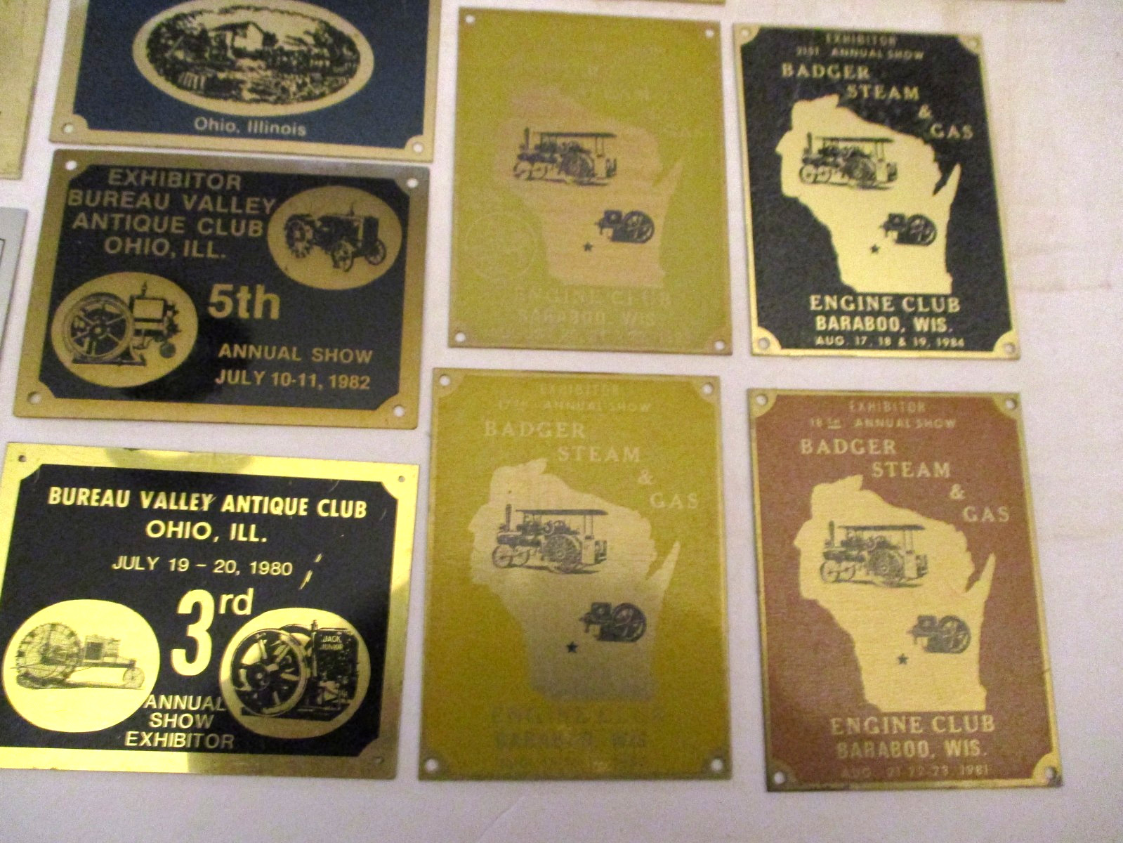 14 VINTAGE 1980-95 THRESHING STEAM GAS SHOW DASH PLAQUES MINNESOTA WIS. & ILL.