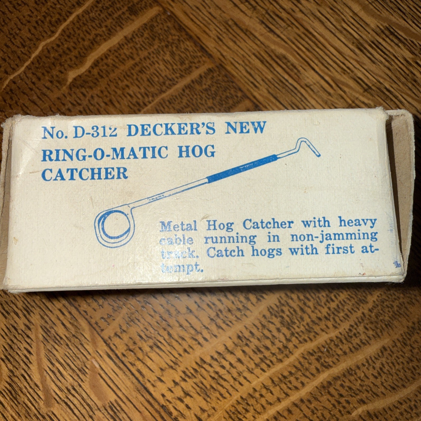 Vintage Decker&rsquo;s Hump Shoat Hog Rings Box Iowa Advertising