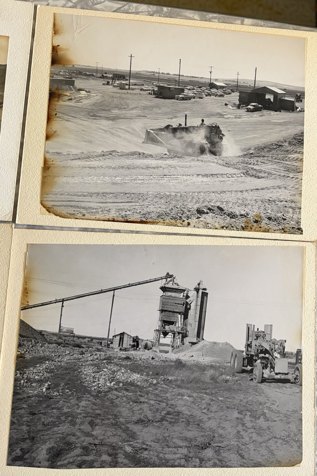 24 VINTAGE PHOTOS MINING INDUSTRIAL SITE MANITOWOC CATERPILLAR EQUIPMENT AT WORK
