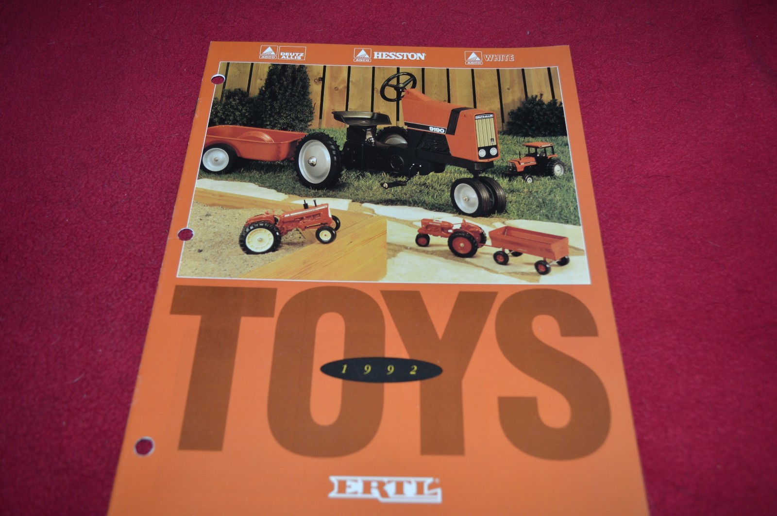Deutz Allis White Tractor Hesston Ertl Toys For 1992 Dealer&rsquo;s Brochure YABE15