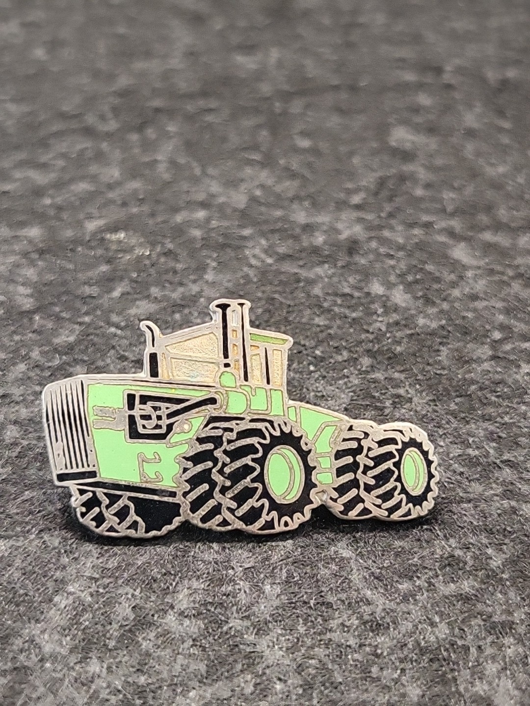 Vtg Steiger Bearcat ST-220 4WD Tractor Enamel Pin MAFCo Green Articulated No 22