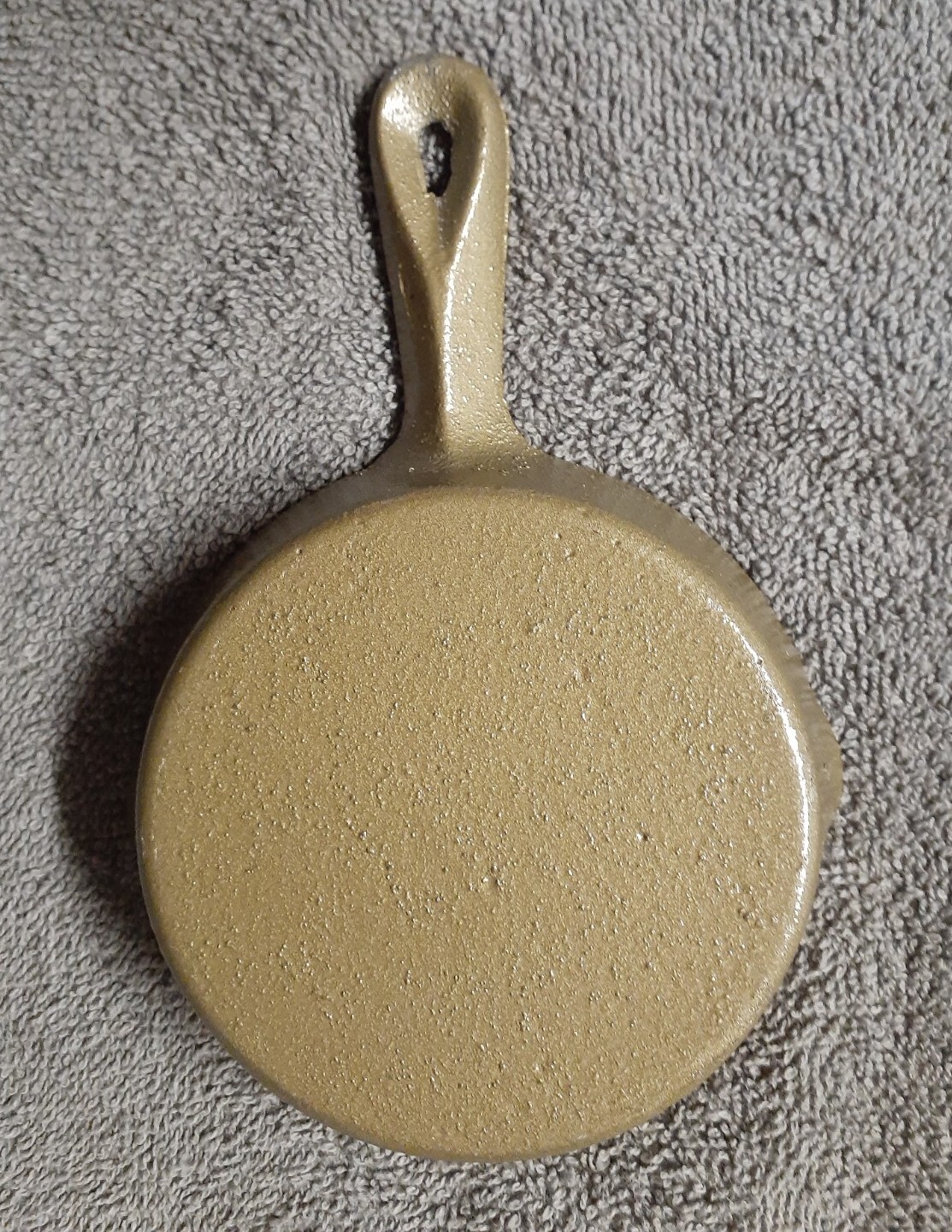 1972 Sperry New Holland Mini Skillet Promotional Ashtray