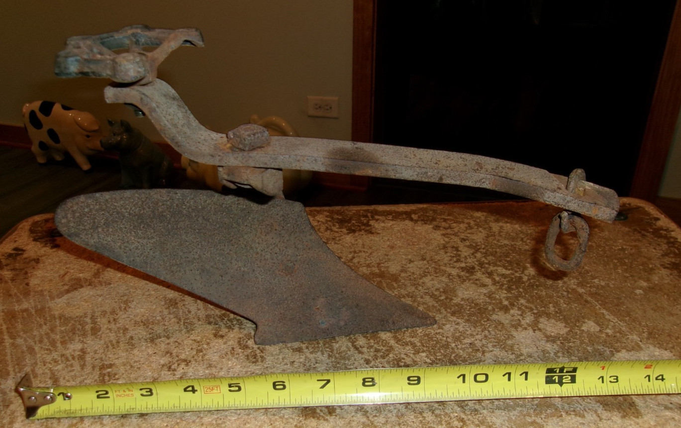 14&Prime; L handmade replica one bottom horse drawn plow has rust in good shape used