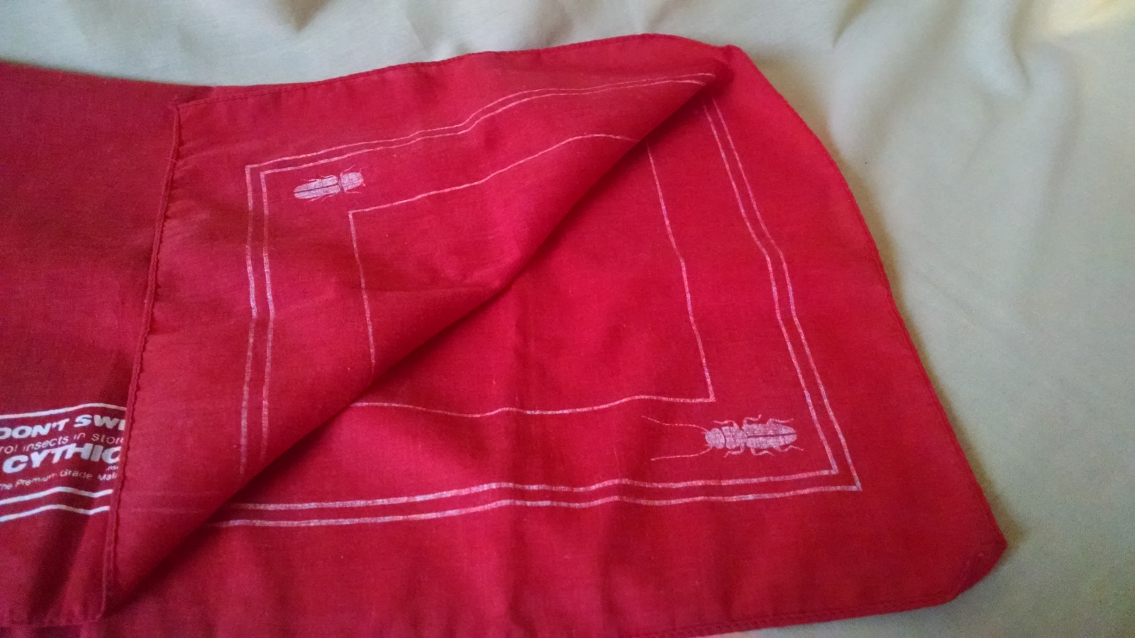 CYTHION SCARF RED WHITE CLOTH DON&rsquo;T SWEAT IT STORED GRAIN AGRICULTURE PROMO.