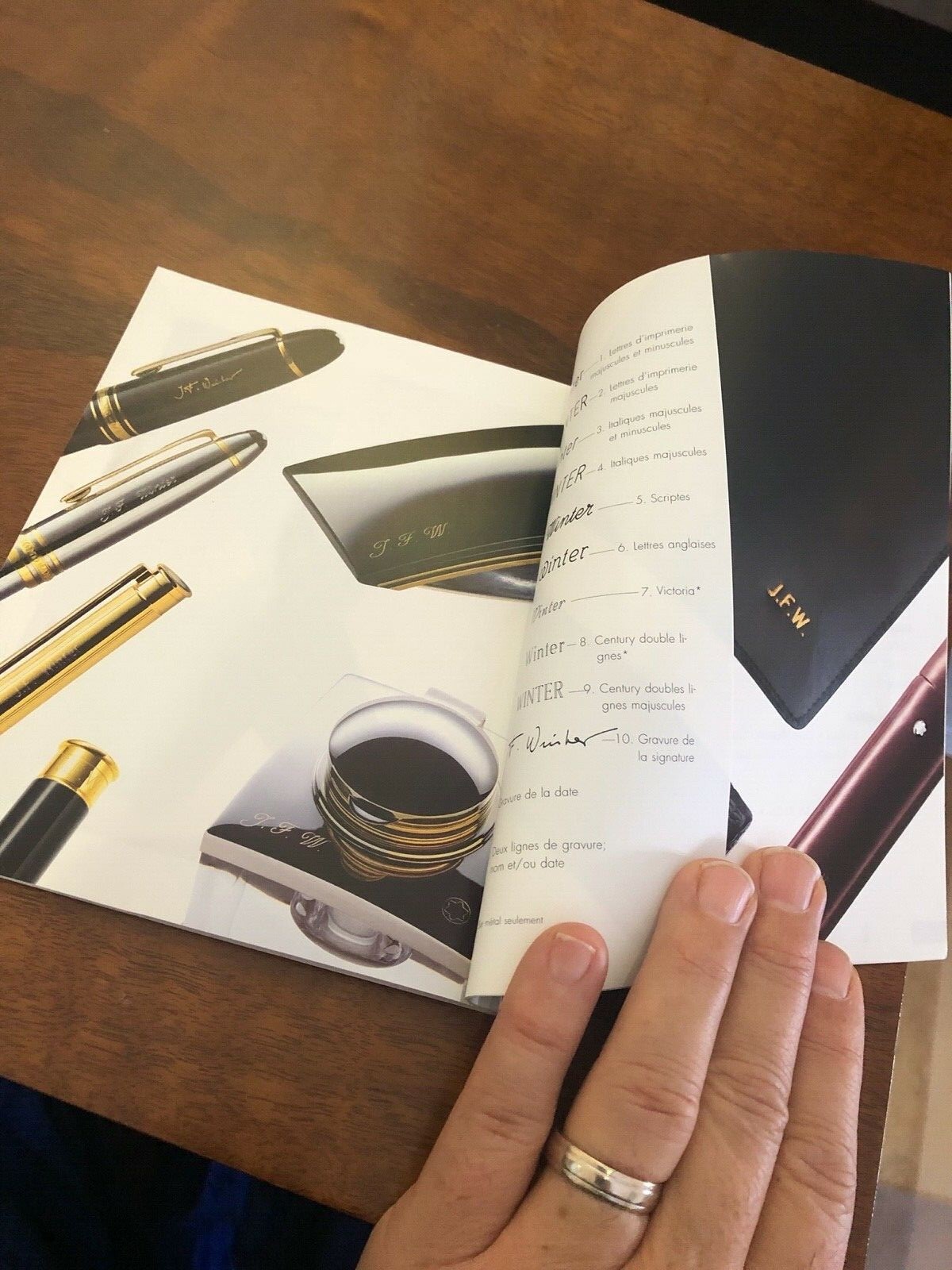 MONT BLANC, MONTBLANC BOOKLET FRENCH 97 PAGES PENSER A L&rsquo;ESSENTIEL