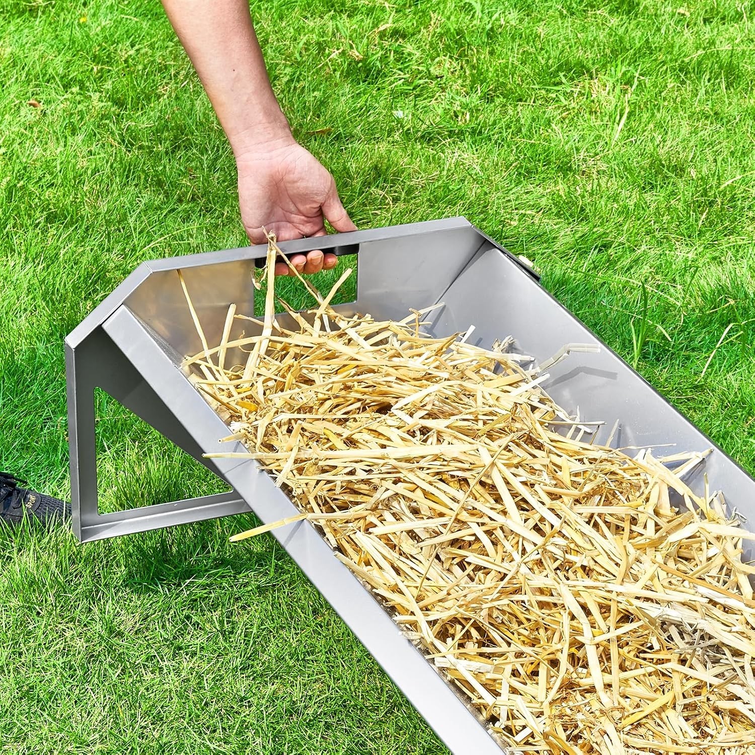 Efficient 22 Gallon Hay Feeder for Goats and Sheep – Heavy-Duty Construction