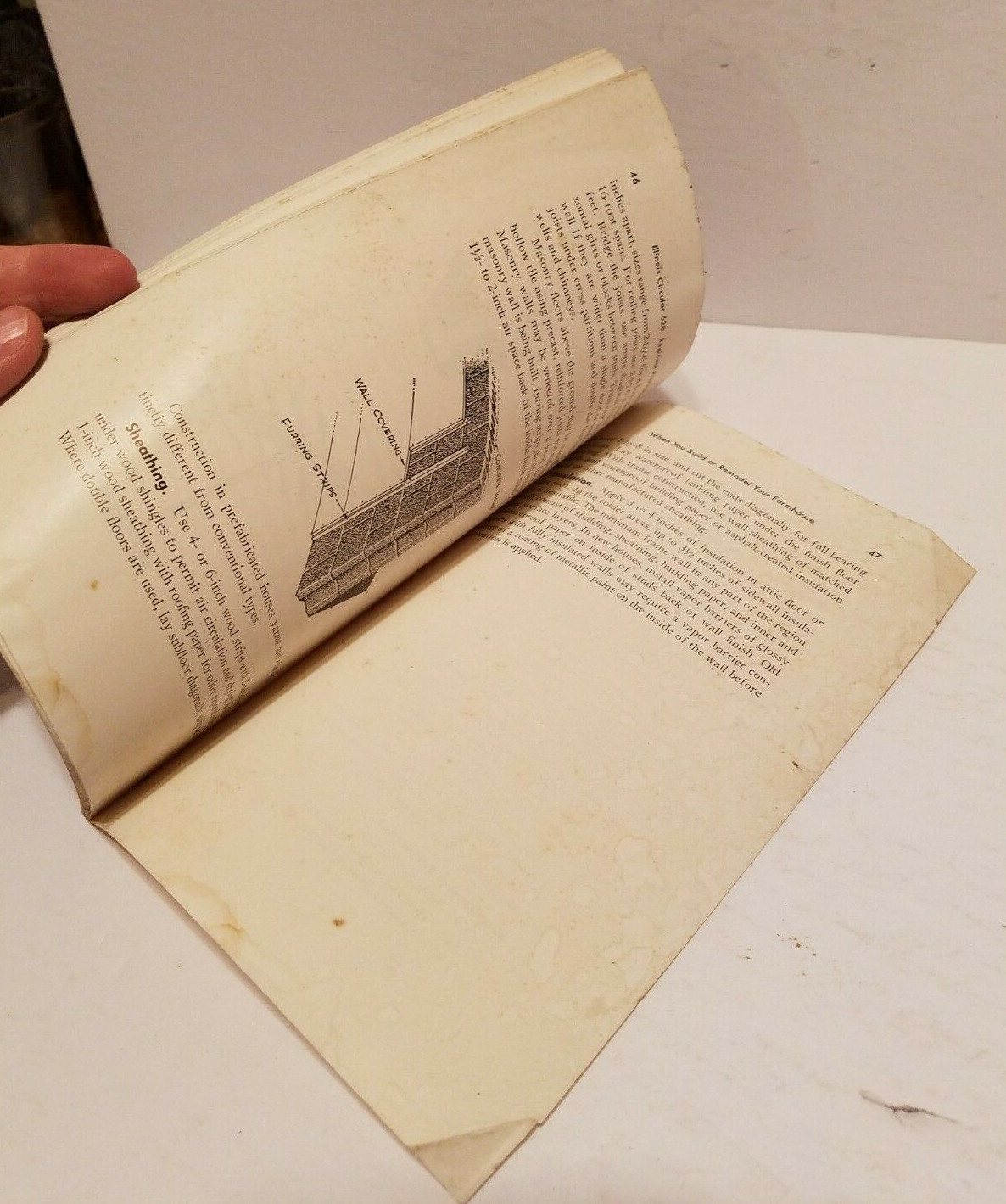 1948 UNIVERSITY OF ILLINOIS College Agriculture GUIDE PLANNING Build Farmhouse