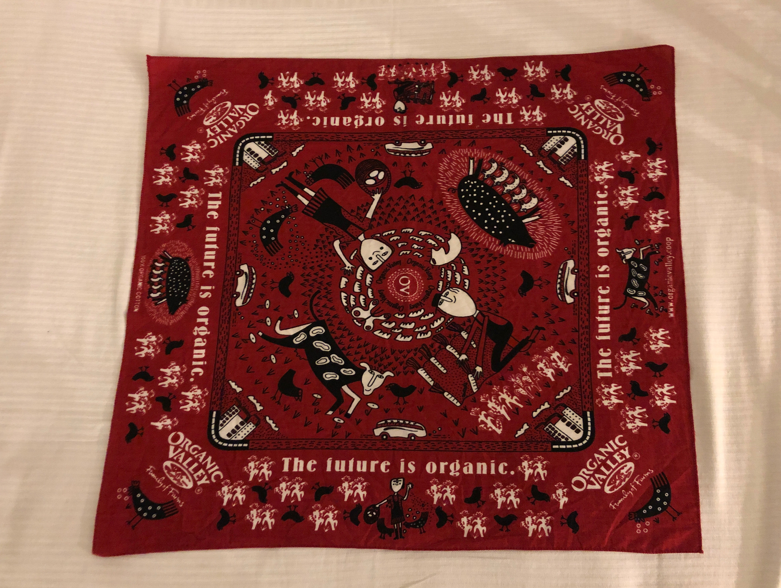 Organic Valley Bandana Scarf Handkerchief Red Square 21×22&Prime; Cows Chickens