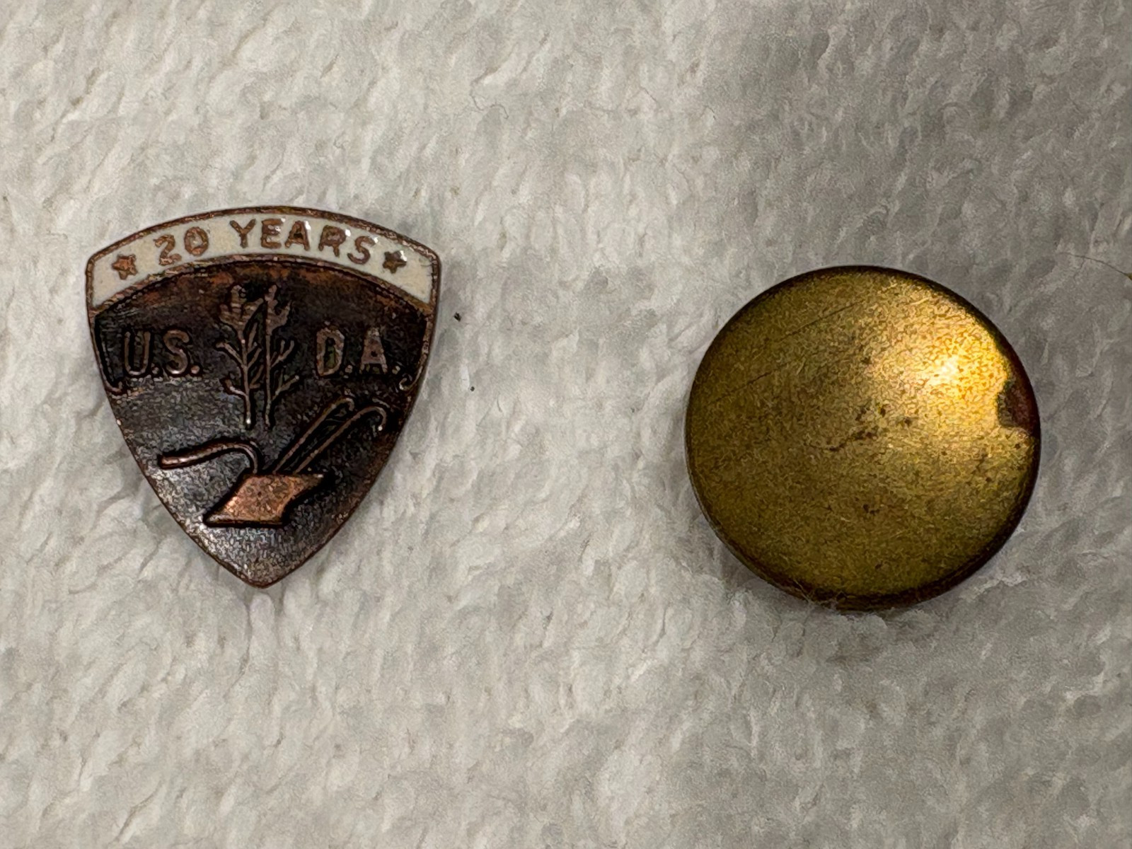 U.S. D.A. ~ VINTAGE U.S. DEPARTMENT OF AGRICULTURE ~ 10 & 20 YEAR LAPEL PIN