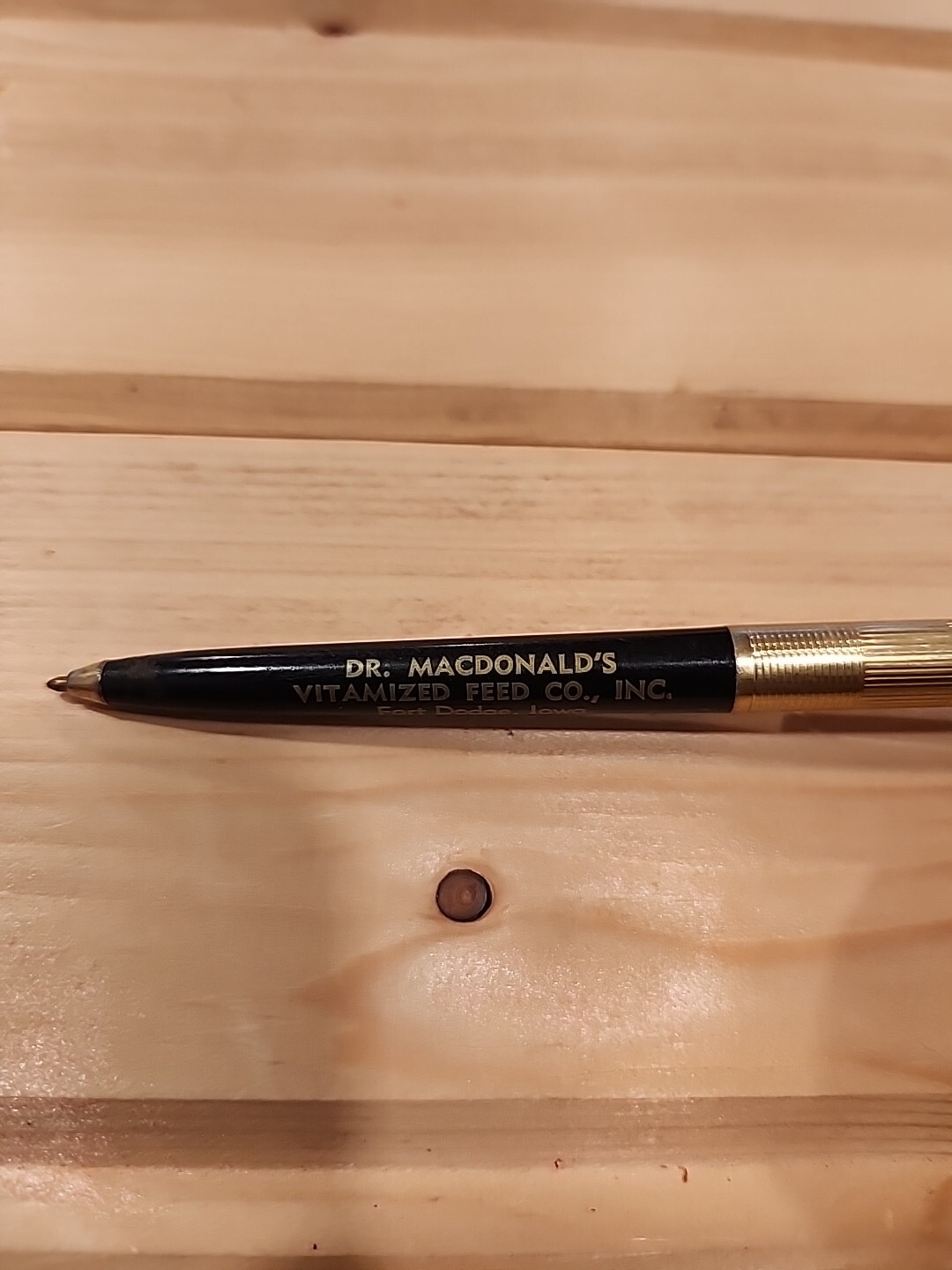 Vtg Dr MacDonald&rsquo;s Vitamized Feed Co Pen Fort Dodge Iowa