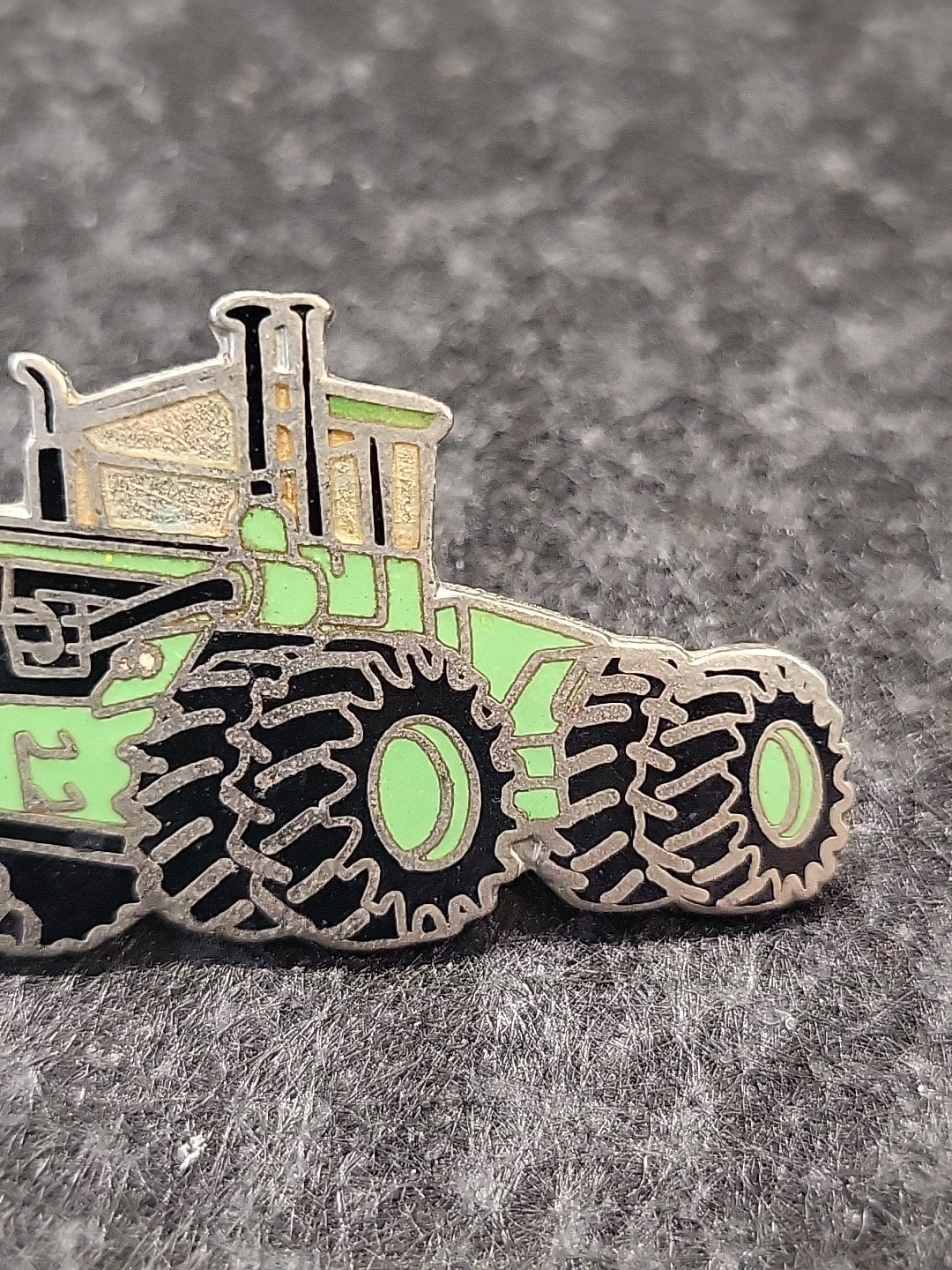 Vtg Steiger Bearcat ST-220 4WD Tractor Enamel Pin MAFCo Green Articulated No 22