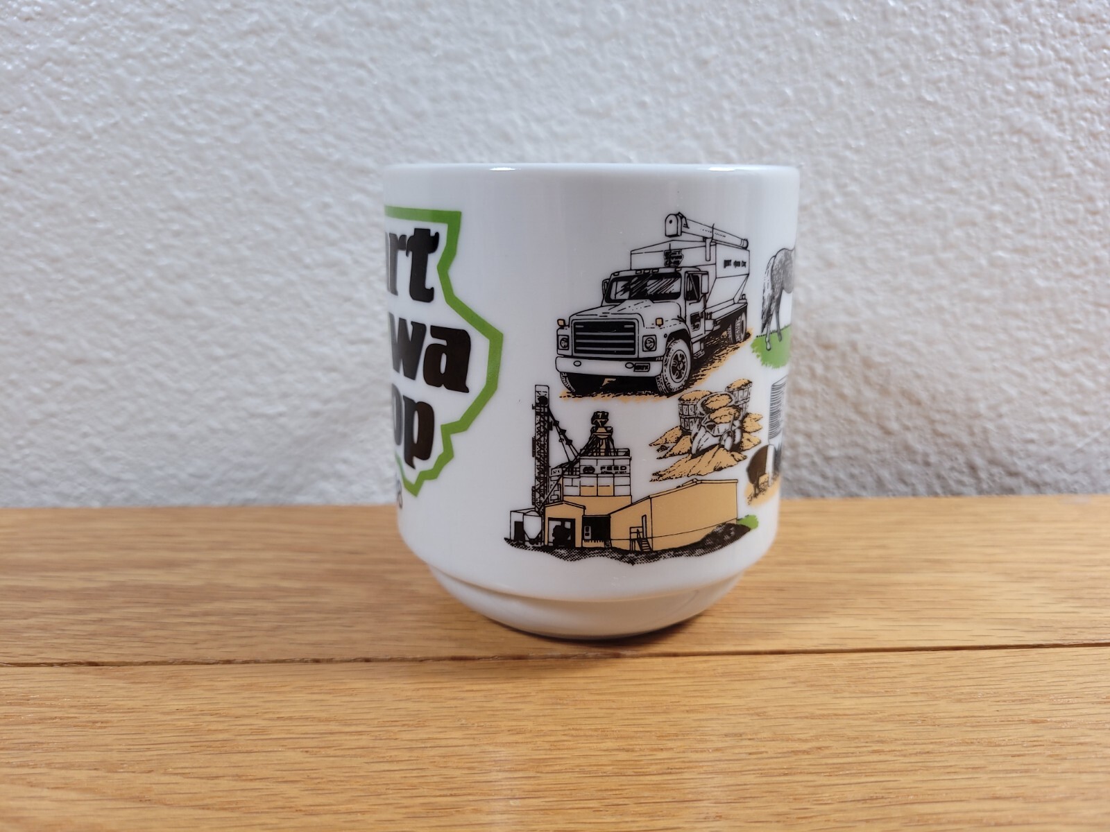 HEART OF IOWA CO-OP Farmers Vintage 1988 Farm Logos Memorabilia Coffee CUP / MUG