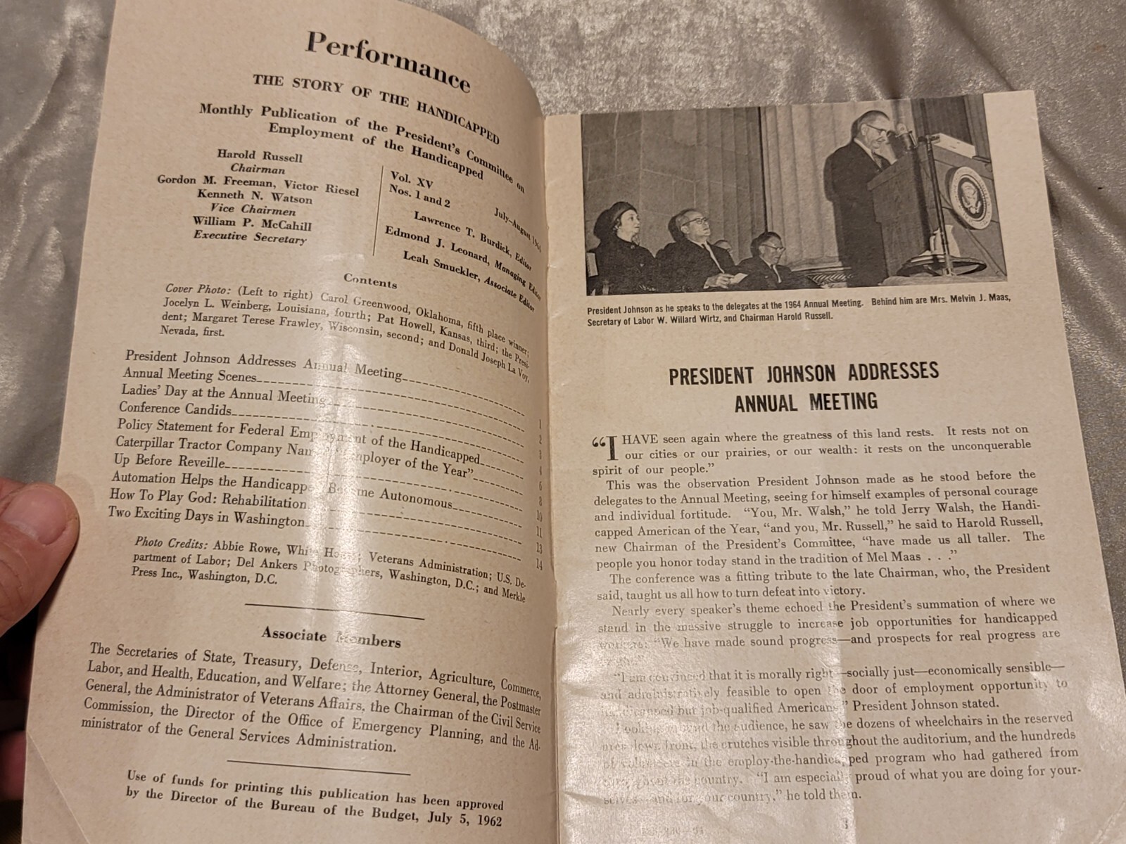 Vintage 1960s Caterpillar « EMPLOYER OF THE YEAR  » FROM PRESIDENT JOHNSON!! br9