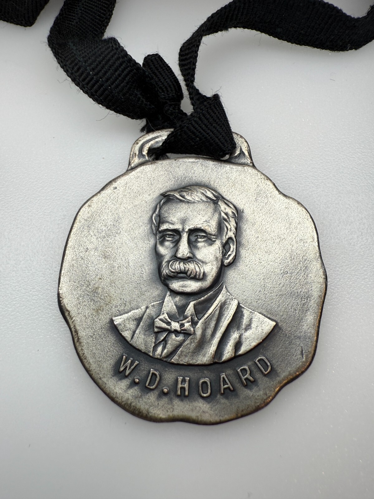 Vintage W.D. Hoard Dairy Badge Medal – Hoard’s Dairyman Juniors Club Chicago