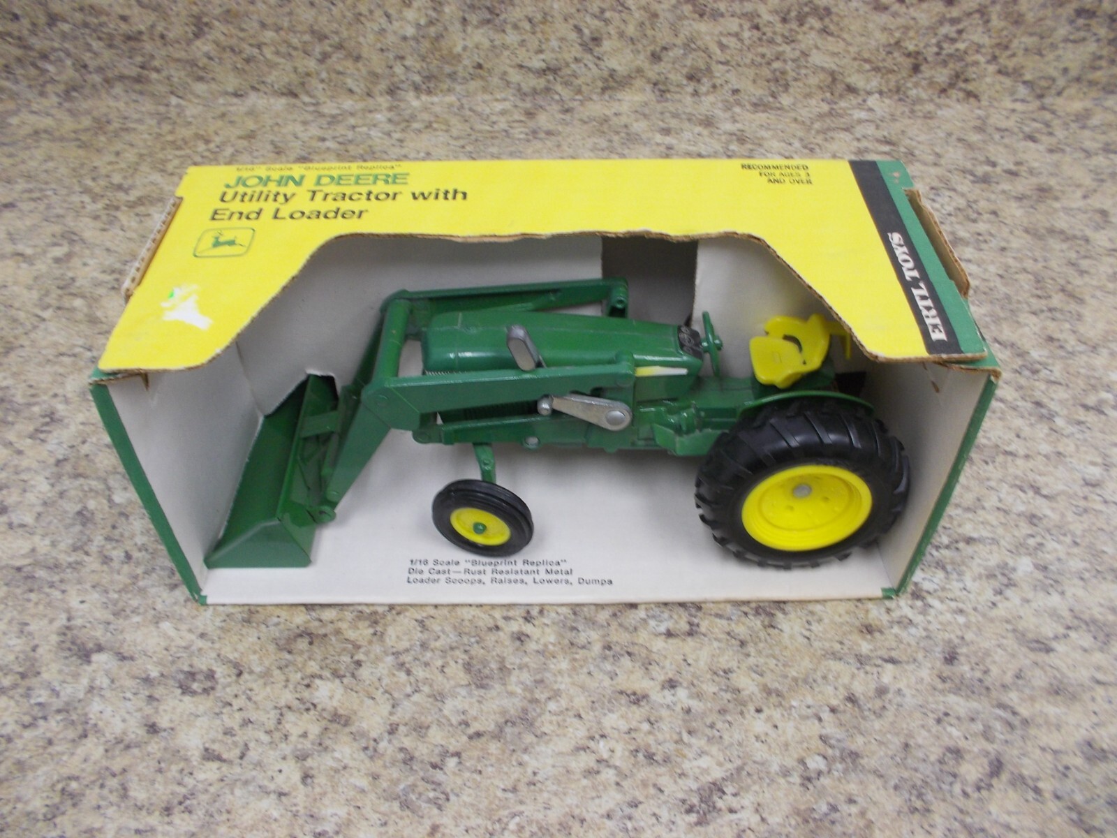John Deere utility toy tractor w/ loader 1/16 Ertl Co. NIB IN Box 517