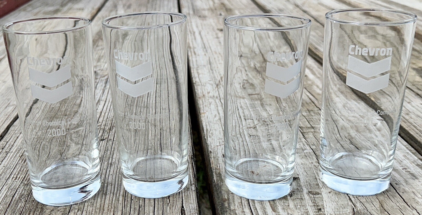 Set Of 4 VINTAGE CHEVRON CHEMICAL COMPANY 2000 Etched Drinking Clear Glasses