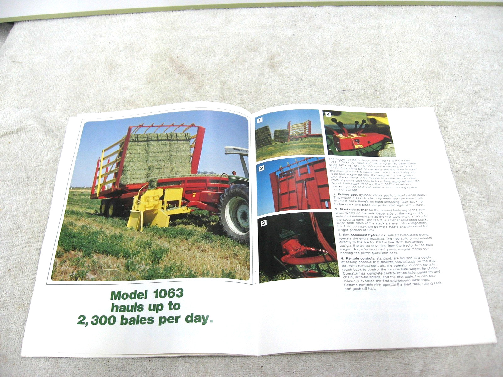 VINTAGE 1980 NEW HOLLAND SELF PROPELLED AUTOMATIC BALE WAGON BROCHURE 1002 1068