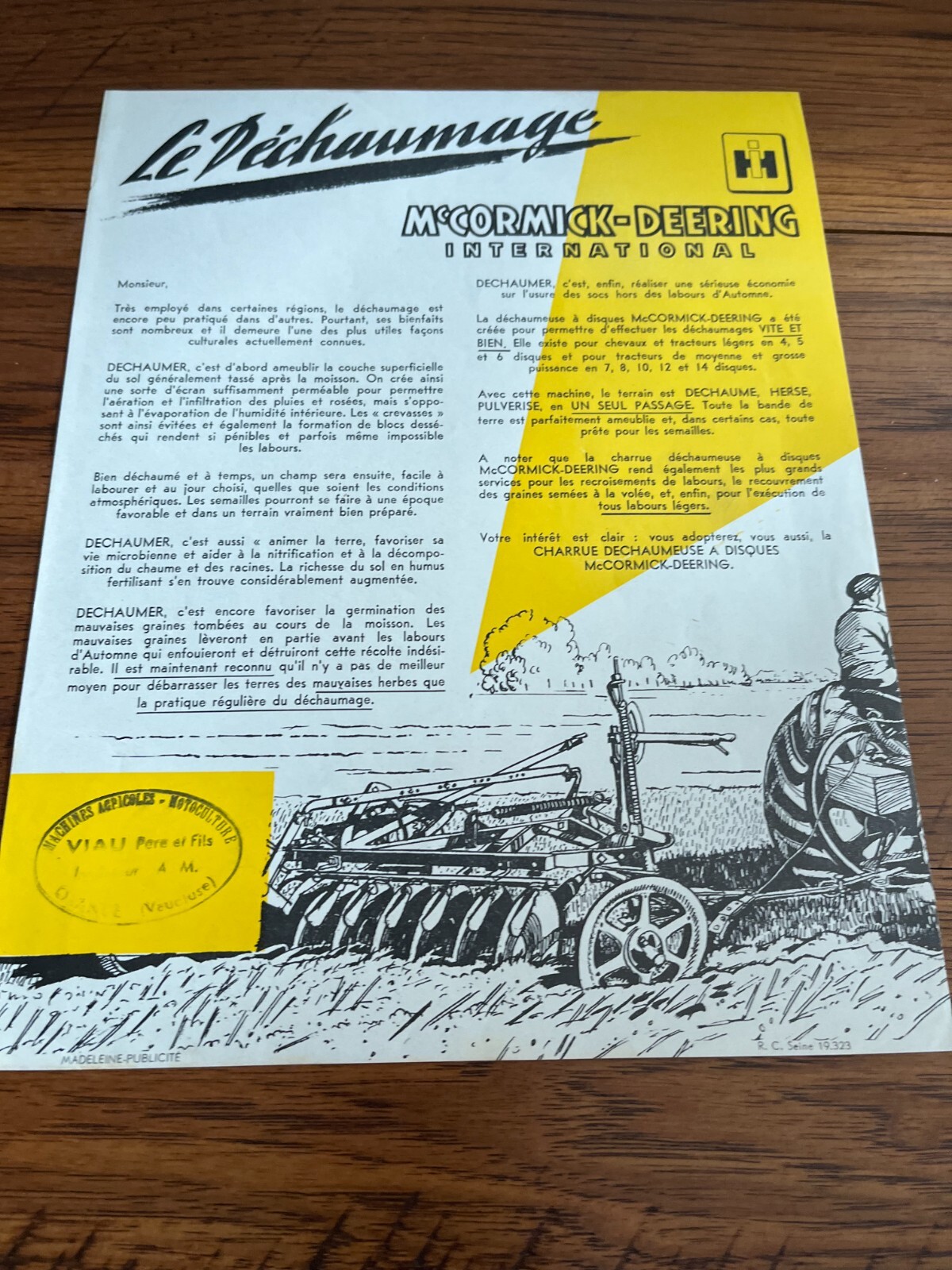 International Harvester Disc Plow In French Brochure FCCA
