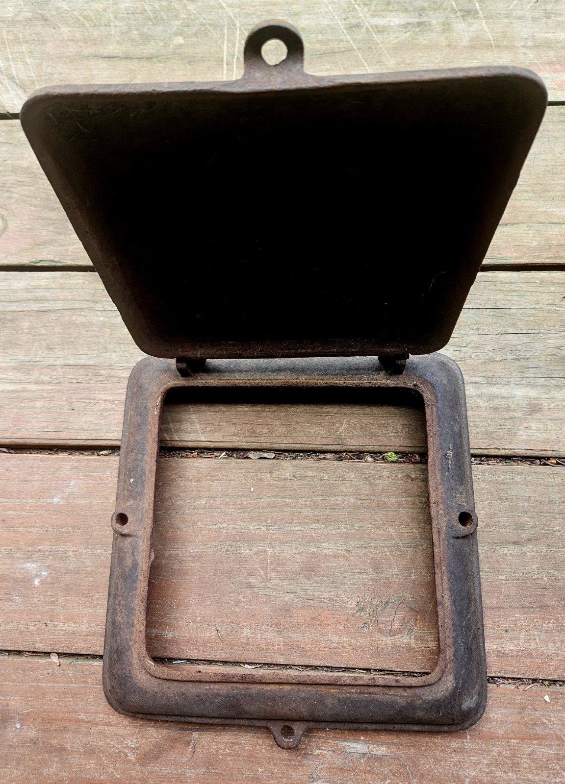 The Junior Hayes Pump Planter Cast Iron Lid for Corn Box Galva Illinois Vintage