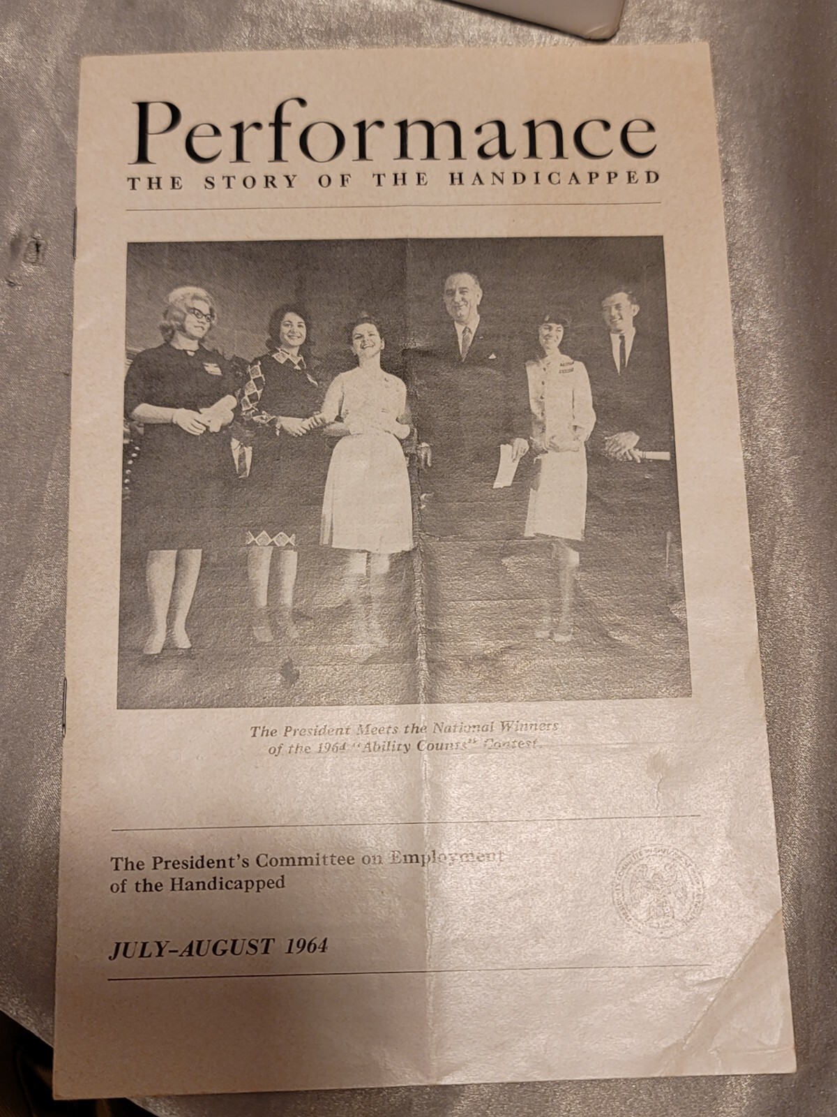 Vintage 1960s Caterpillar « EMPLOYER OF THE YEAR  » FROM PRESIDENT JOHNSON!! br9