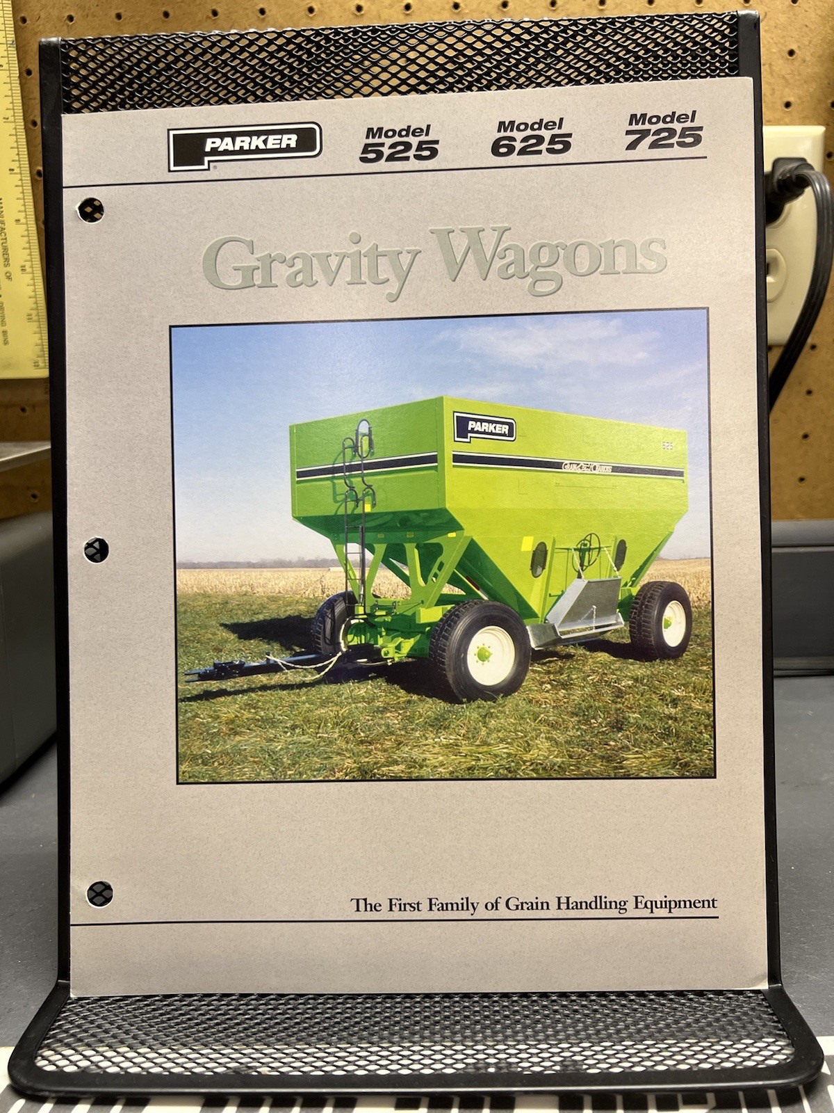 1995 Parker Industries Grain Wagon Brochure Jefferson IA Grain Chariots