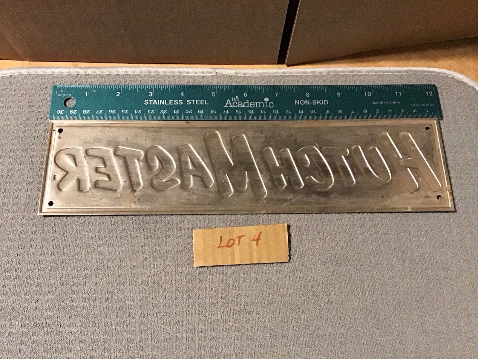 Vntge Hutch Master Company Sign Emblem Offset Tilling Disks Earth Moving, Lot #4