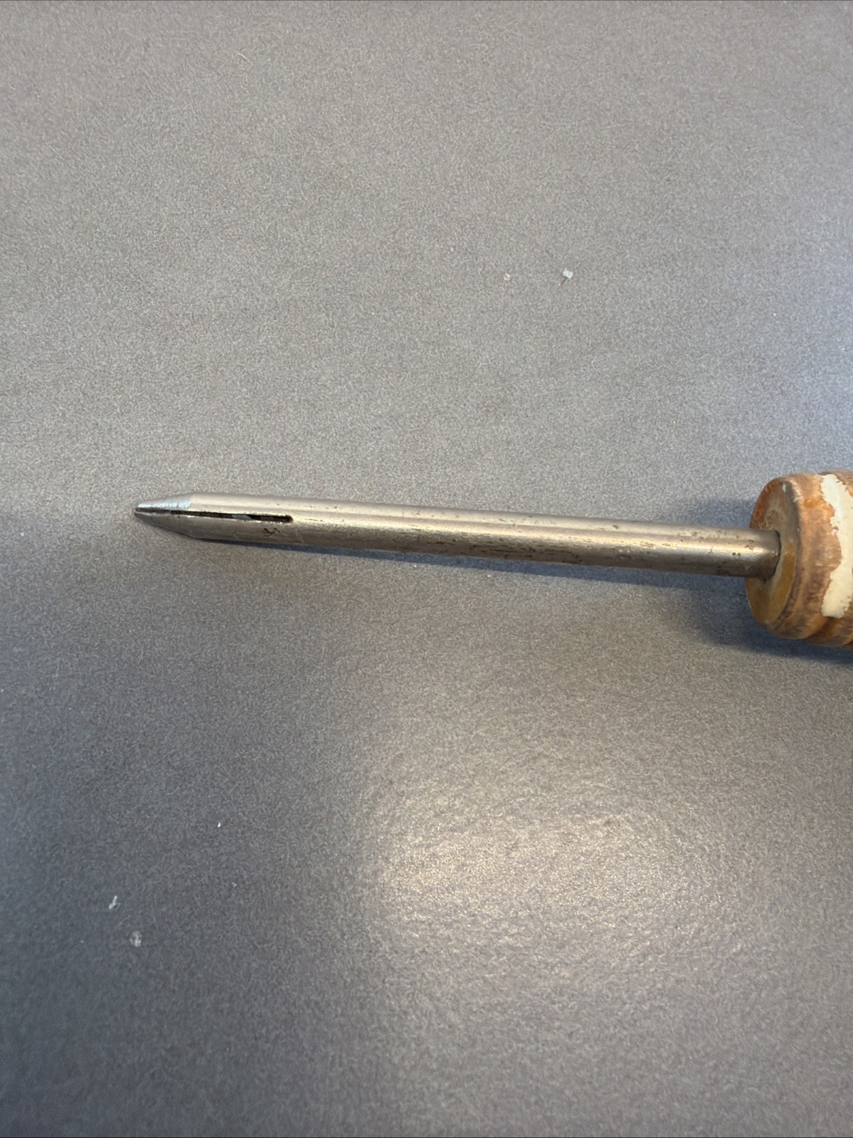 Adv Promo Wood Handle Punch Tool – WIlson & Co. – MOR Beef, Veal, Pork B10